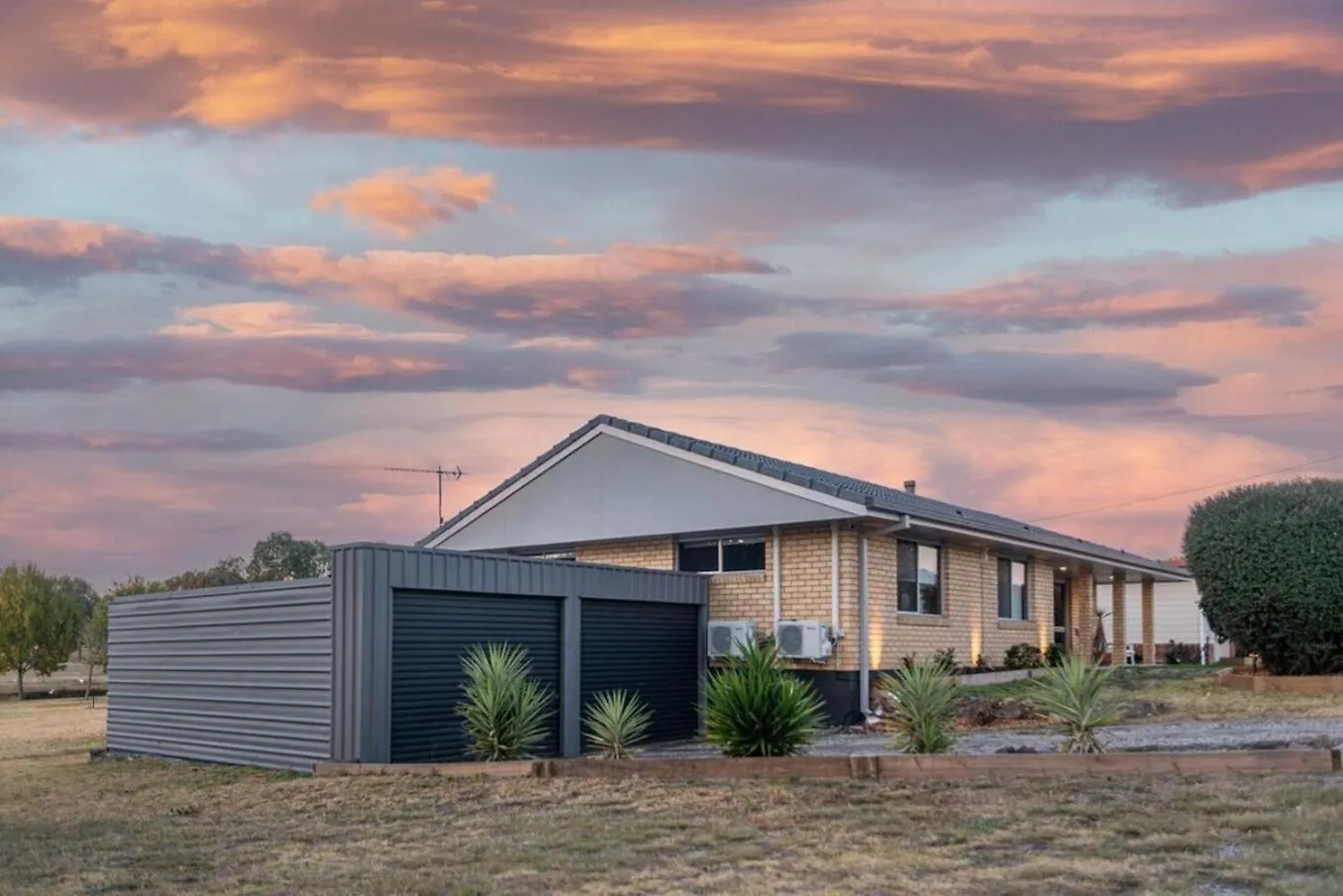 Creek View Cottage-Pool Table, Table Tennis, Views Stanthorpe 0*,